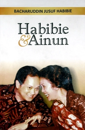Contoh jenis buku nonfiksi naratif: Habibie & Ainun karya BJ Habibie.